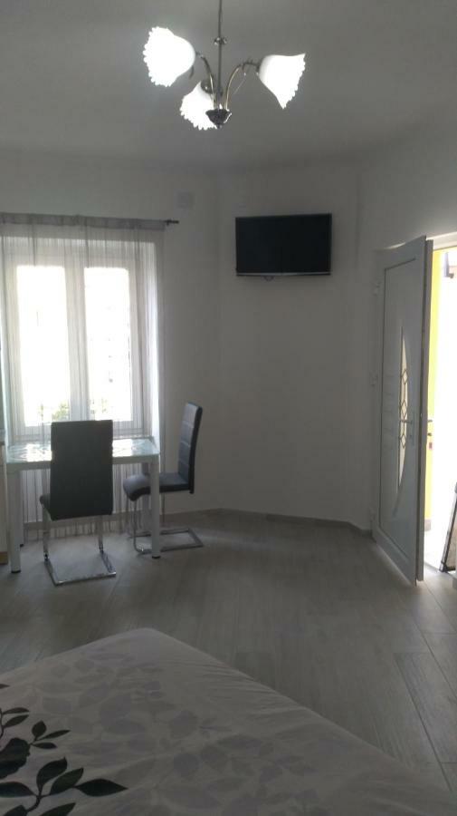 Studio Novi Vinodolski Luaran gambar