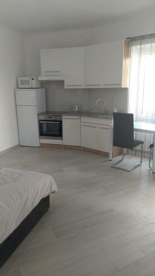 Studio Novi Vinodolski Luaran gambar